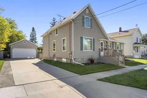 310 Elm St, Neenah, WI 54956