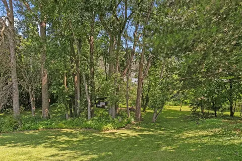 Exterior - 25 S Keller Park Dr, Appleton, WI 54914 photo 12 of 17