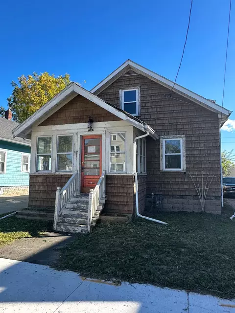 656 Grand St, Oshkosh, WI 54901