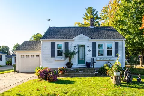 102 E Cameron St, New London, WI 54961