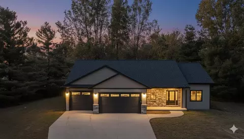 w148 Fresa Court, Krakow, WI 54137