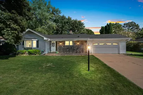 1712 S Seminole Rd, Appleton, WI 54914