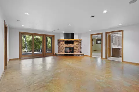 Living - 810 E Riverview Ln, Embarrass, WI 54933 photo 7 of 8