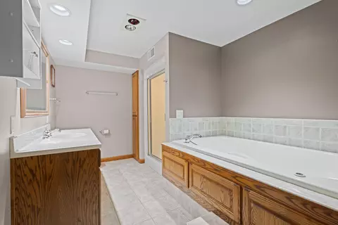 Bath - 810 E Riverview Ln, Embarrass, WI 54933 photo 4 of 5