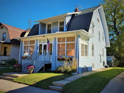 1032 Mt Vernon St, Oshkosh, WI 54901