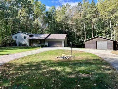 3356 Spur Ln, Green Bay, WI 54313