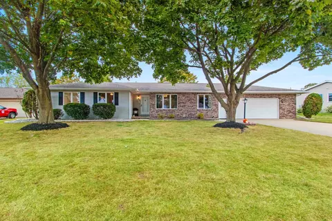 486 Dewey Decker Dr, Green Bay, WI 54313