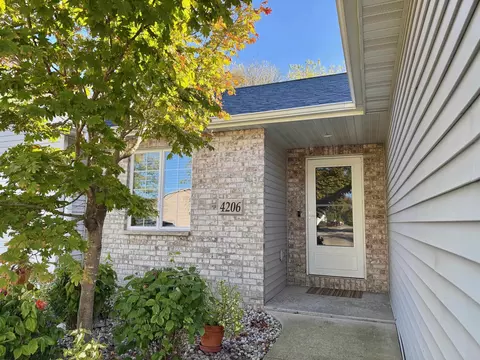 Exterior - 4206 N Marshall Heights Ave, Appleton, WI 54913 photo 3 of 7