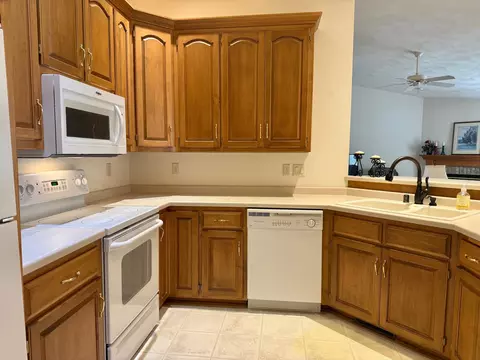 Kitchen - 4206 N Marshall Heights Ave, Appleton, WI 54913 photo 3 of 5