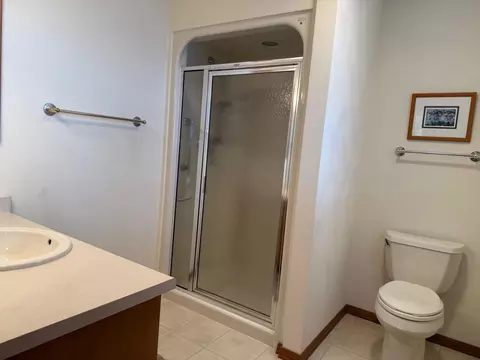 Bath - 4206 N Marshall Heights Ave, Appleton, WI 54913 photo 1 of 2