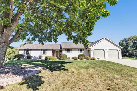 1364 Lexington Ct, Oneida, WI 54155