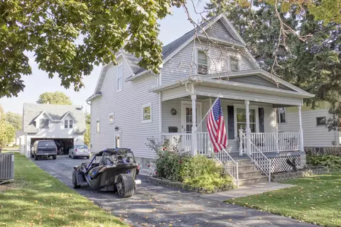 1638 Jackson St, Oshkosh, WI 54901