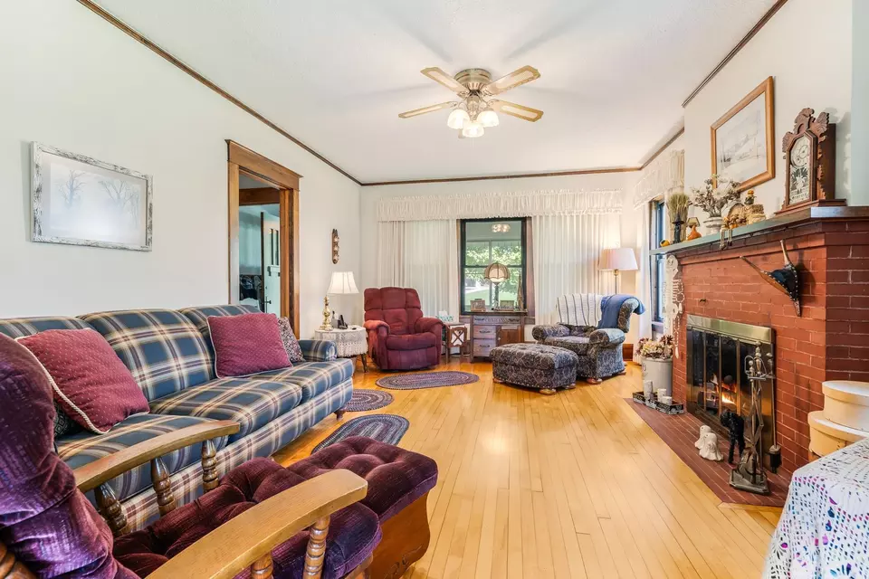 Living - 5895 Lasley Point Rd, Winneconne, WI 54986 photo 2 of 3