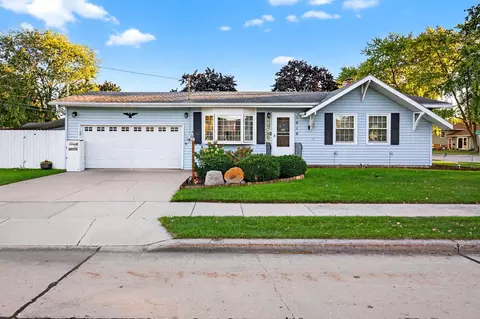 1919 Winchester Ave, Oshkosh, WI 54901
