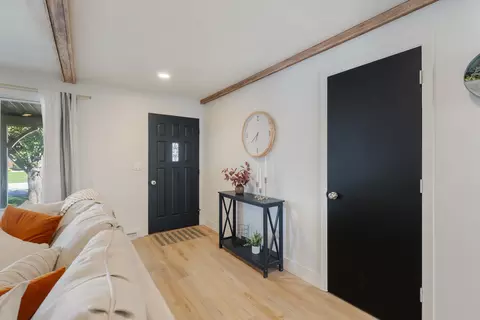 Entry Way - 2925 W Capitol Dr, Appleton, WI 54914 photo 1 of 1