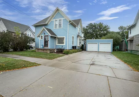 1208 N Superior St, Appleton, WI 54911 photo 2