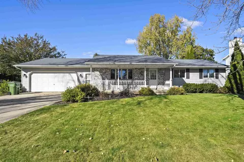 230 Bentwood Dr, Brillion, WI 54110