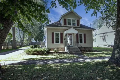 1327 N Harriman St, Appleton, WI 54911