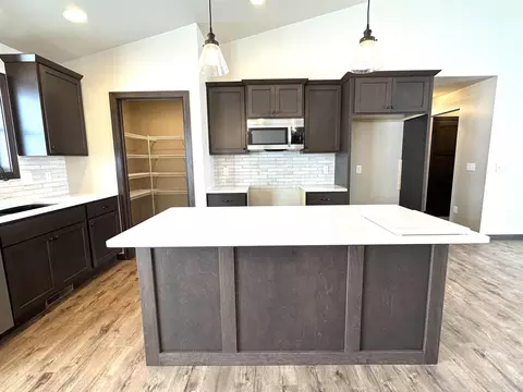 Kitchen - 1300 S Jade Dr, Appleton, WI 54915 photo 2 of 5