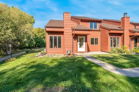 2240 Meadowbrook Ct #C, Oshkosh, WI 54904