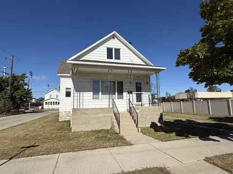 Exterior - 1012 11th Ave, Menominee, MI 49858 photo 1 of 4