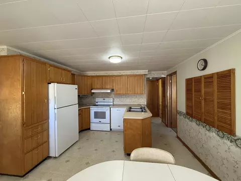 Kitchen - 1012 11th Ave, Menominee, MI 49858 photo 1 of 3