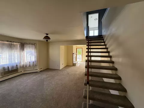 Living - 1012 11th Ave, Menominee, MI 49858 photo 4 of 5