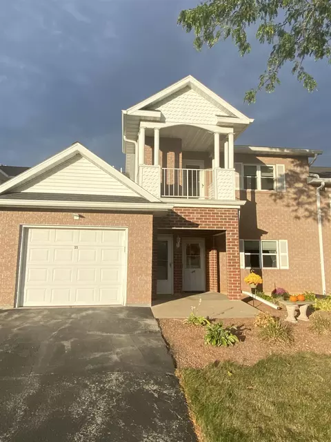 1807 Ridgeway Dr #35, De Pere, WI 54115
