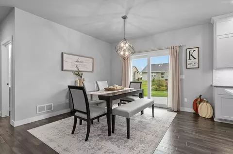 Dining - 2053 W Sugar Ct, Appleton, WI 54913 photo 2 of 2