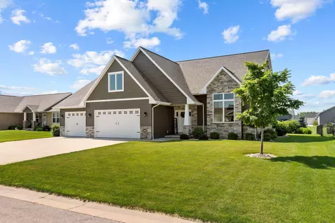 Exterior - 2053 W Sugar Ct, Appleton, WI 54913 photo 9 of 9