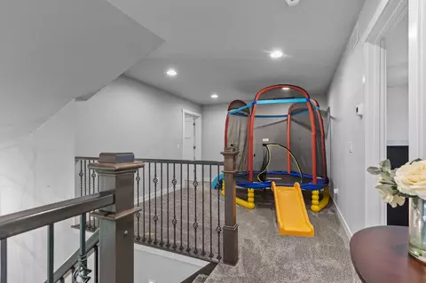 Entry Way - 2053 W Sugar Ct, Appleton, WI 54913 photo 5 of 8