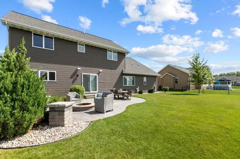 Exterior - 2053 W Sugar Ct, Appleton, WI 54913 photo 4 of 9