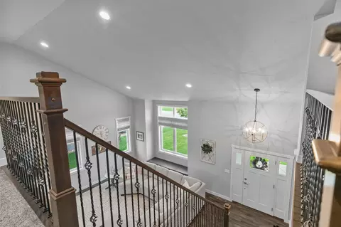 Entry Way - 2053 W Sugar Ct, Appleton, WI 54913 photo 3 of 8