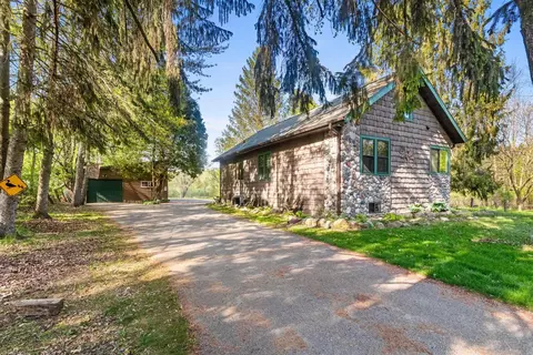 w5424 North Shore Drive, Shawano, WI 54166