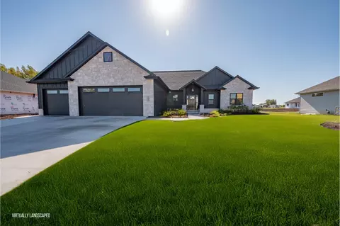 107 Beckerae Ct, Wrightstown, WI 54180