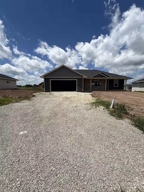 1657 Frontier Rd, Luxemburg, WI 54217