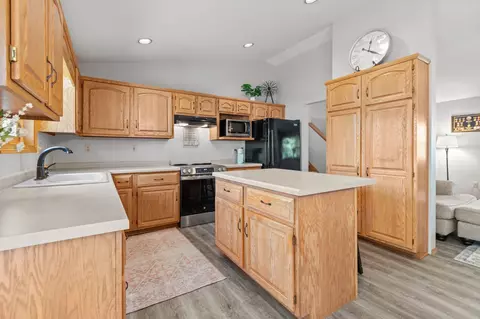 3628 S Kernan Ave, Appleton, WI 54915 photo 9