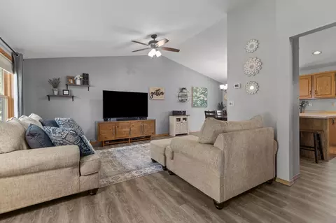 3628 S Kernan Ave, Appleton, WI 54915 photo 4