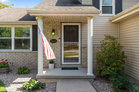 3628 S Kernan Ave, Appleton, WI 54915 photo 2