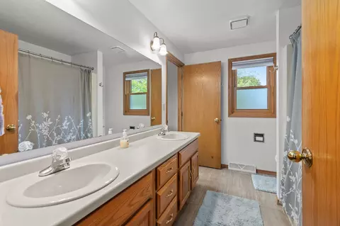 3628 S Kernan Ave, Appleton, WI 54915 photo 18