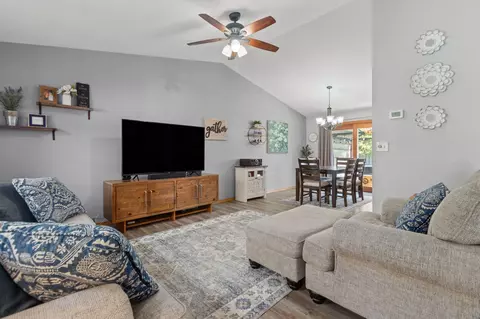 3628 S Kernan Ave, Appleton, WI 54915 photo 7