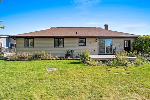 Exterior - 1811 N Whitney Dr, Appleton, WI 54914 photo 9 of 15