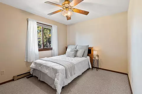 Bedroom - 1811 N Whitney Dr, Appleton, WI 54914 photo 3 of 6
