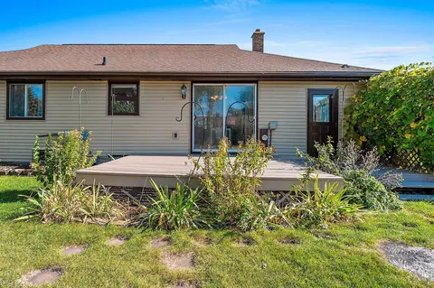 Exterior - 1811 N Whitney Dr, Appleton, WI 54914 photo 12 of 15