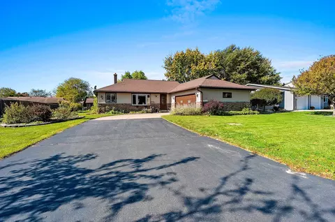 Exterior - 1811 N Whitney Dr, Appleton, WI 54914 photo 15 of 15
