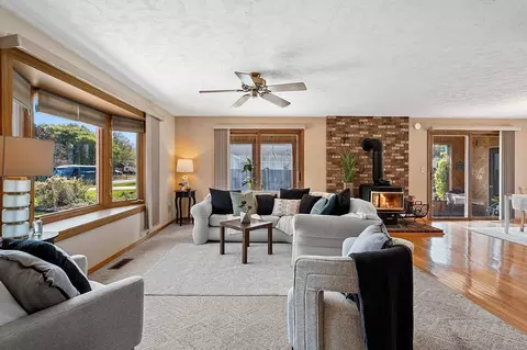 Living - 1811 N Whitney Dr, Appleton, WI 54914 photo 1 of 4