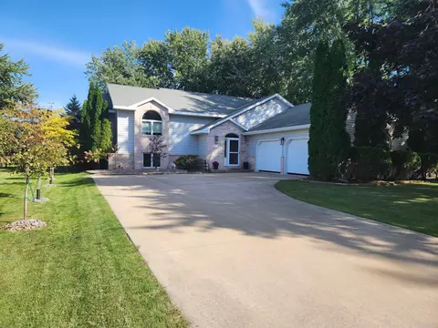 4500 Cedar View Dr, Oshkosh, WI 54901
