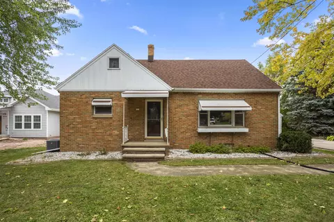 322 W Maes Ave, Kimberly, WI 54136