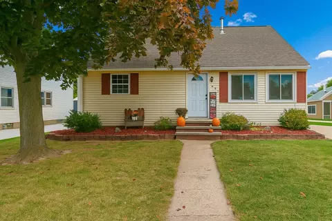 339 S Pine St, Kimberly, WI 54136