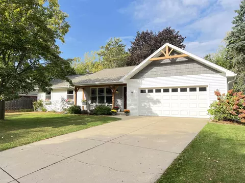 2550 He Nis Ra Ln, Green Bay, WI 54304